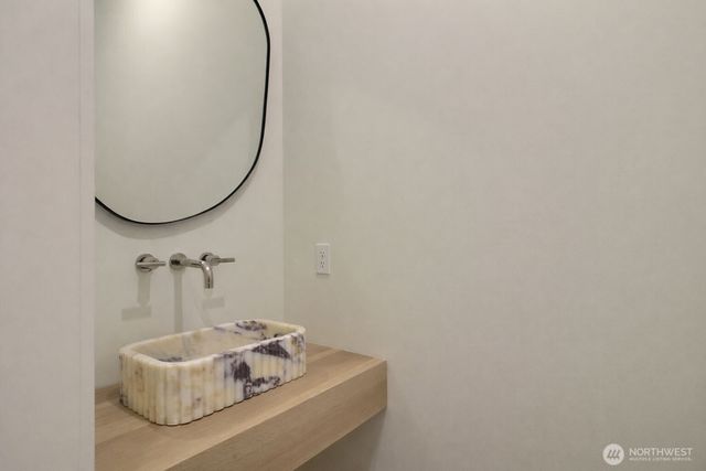 275 Island Boulevard, Fox Island, WA 98333