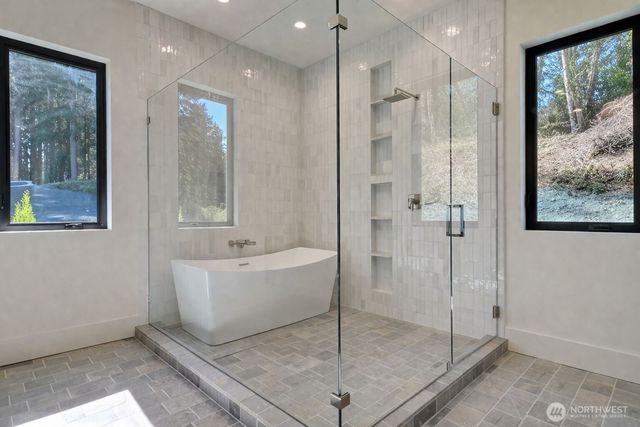 275 Island Boulevard, Fox Island, WA 98333