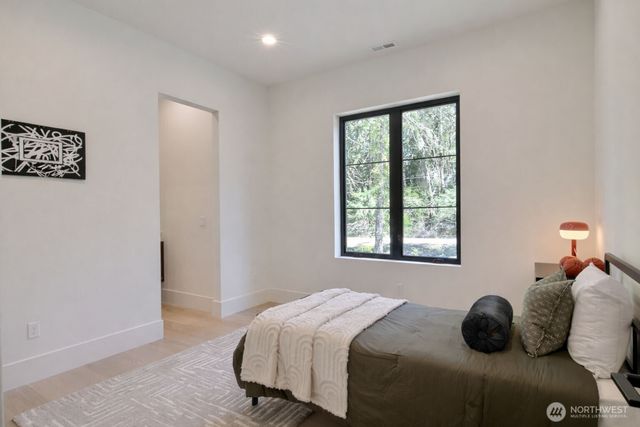 275 Island Boulevard, Fox Island, WA 98333