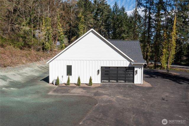 275 Island Boulevard, Fox Island, WA 98333