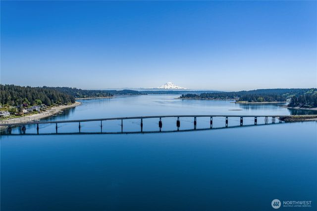 275 Island Boulevard, Fox Island, WA 98333