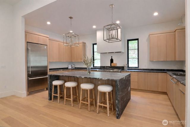 275 Island Boulevard, Fox Island, WA 98333