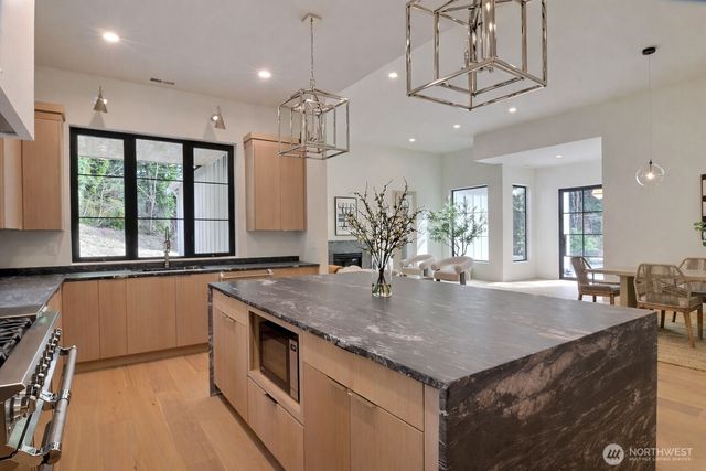 275 Island Boulevard, Fox Island, WA 98333