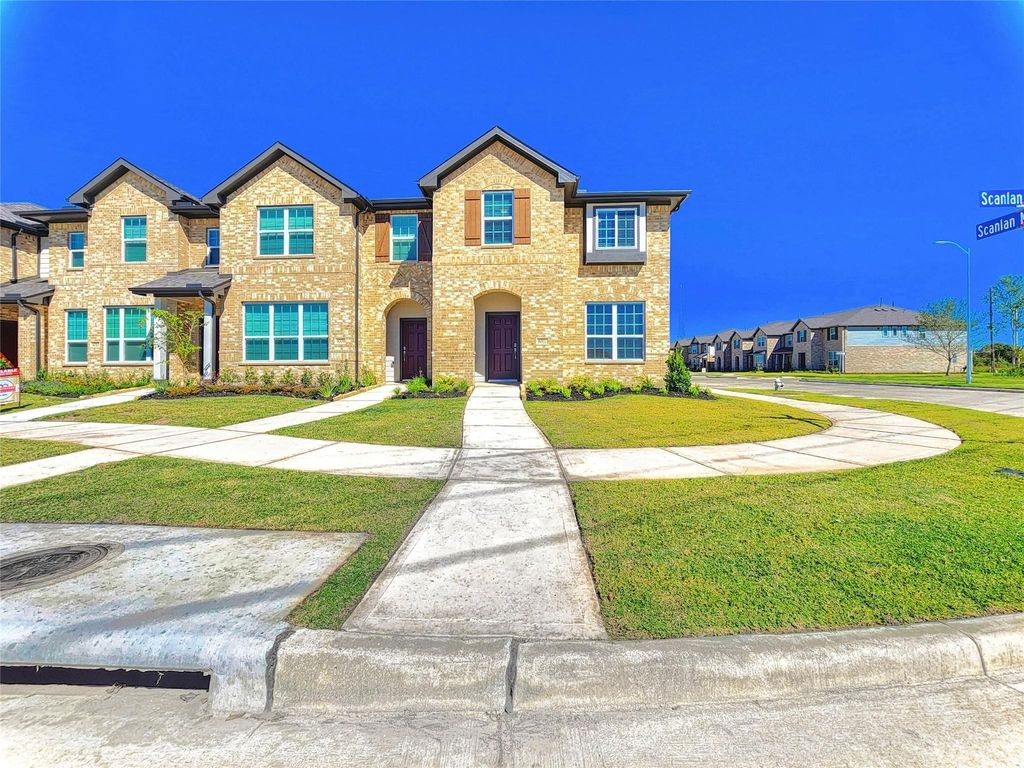 Image 1 of property listing at 8002 Scanlan Trace, Missouri City, TX 77459