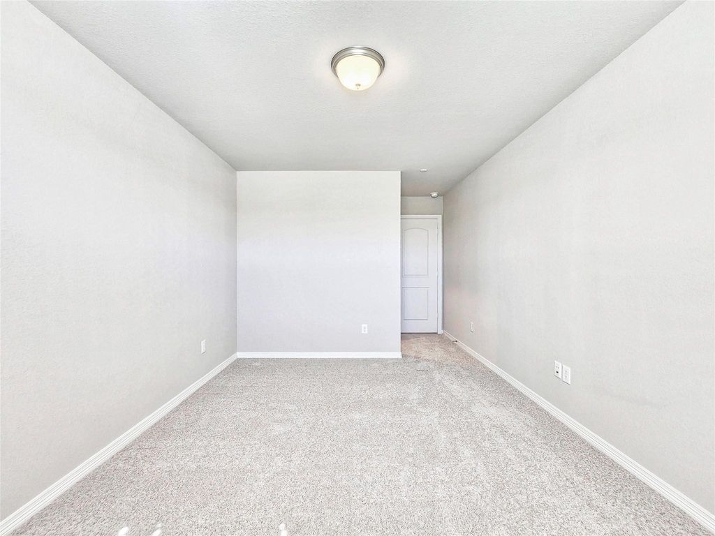 Image 13 of property listing at 8002 Scanlan Trace, Missouri City, TX 77459