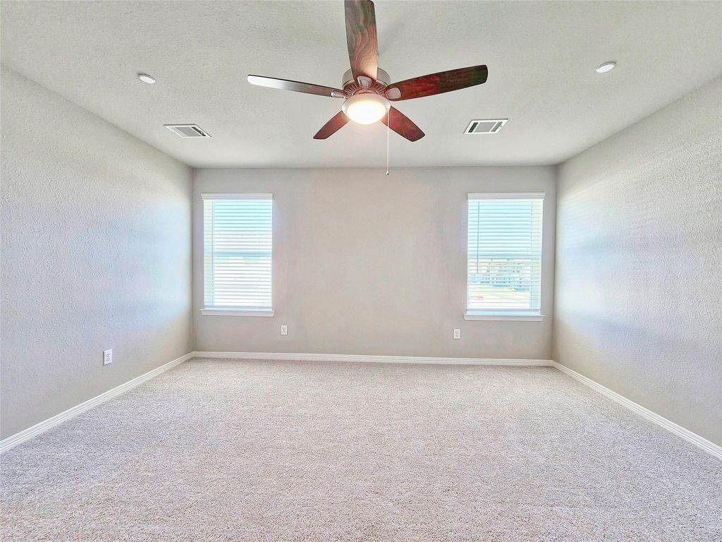 Image 16 of property listing at 8002 Scanlan Trace, Missouri City, TX 77459