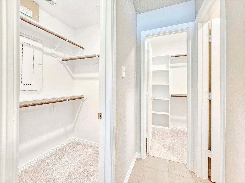 Image 20 of property listing at 8002 Scanlan Trace, Missouri City, TX 77459