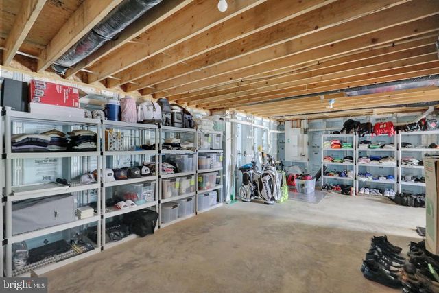 4 REIN DR, Stevens, PA 17578