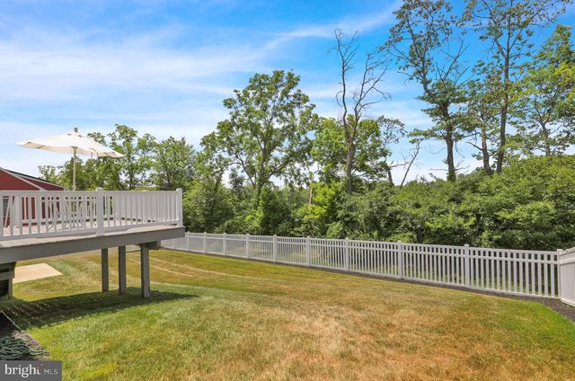 4 REIN DR, Stevens, PA 17578