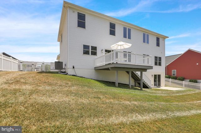 4 REIN DR, Stevens, PA 17578