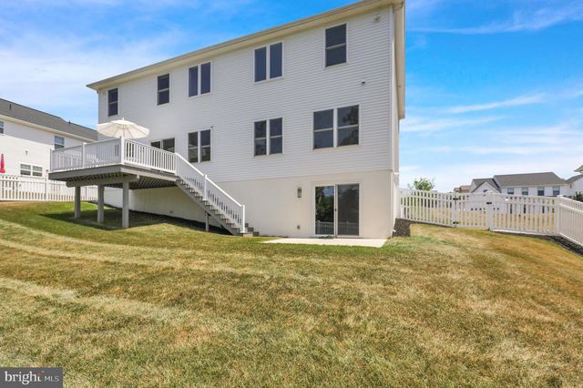 4 REIN DR, Stevens, PA 17578