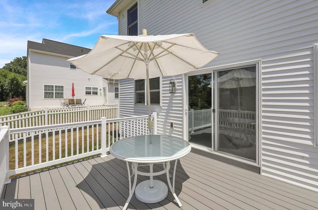 4 REIN DR, Stevens, PA 17578