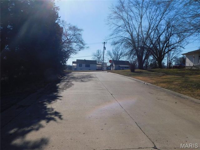 1409 4th Street N, De Soto, MO 63020