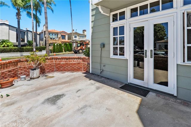 700 Goldenrod, Corona Del Mar, CA 92625