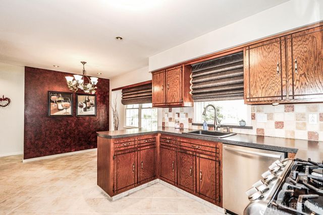 9 Glynn Court, Sayreville, NJ 08859