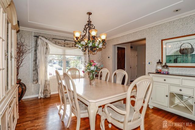 9 Glynn Court, Sayreville, NJ 08859