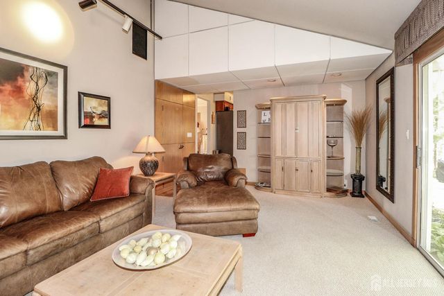 9 Glynn Court, Sayreville, NJ 08859