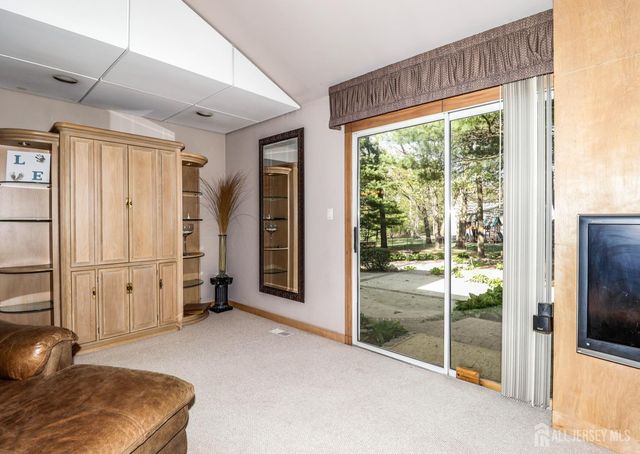 9 Glynn Court, Sayreville, NJ 08859