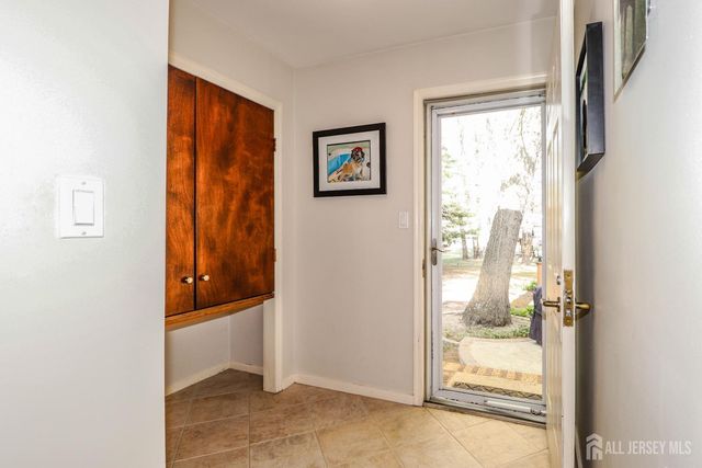 9 Glynn Court, Sayreville, NJ 08859