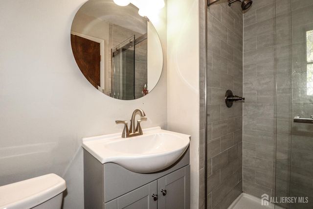 9 Glynn Court, Sayreville, NJ 08859