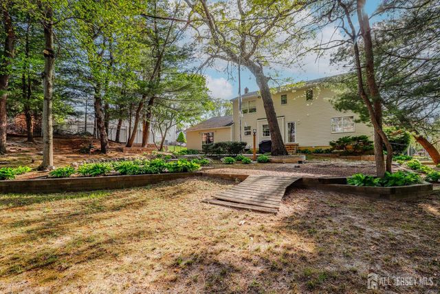 9 Glynn Court, Sayreville, NJ 08859