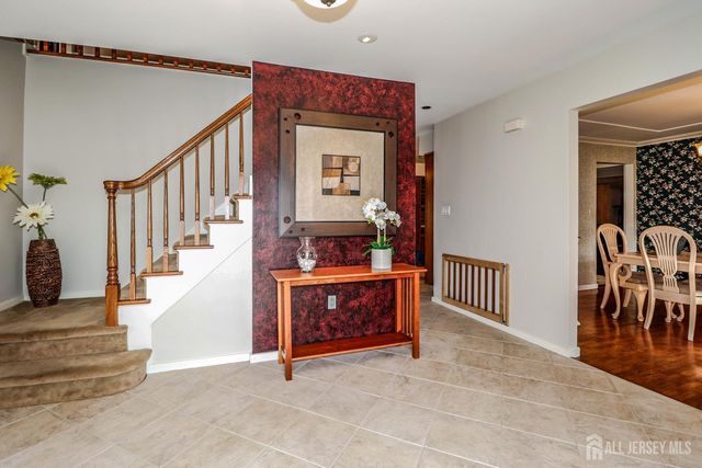 9 Glynn Court, Sayreville, NJ 08859