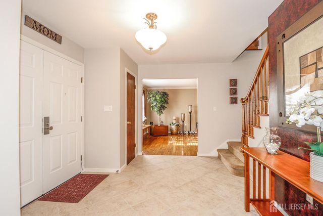 9 Glynn Court, Sayreville, NJ 08859