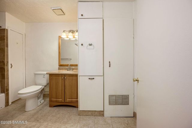 1555 Mayfield Road, Las Cruces, NM 88007