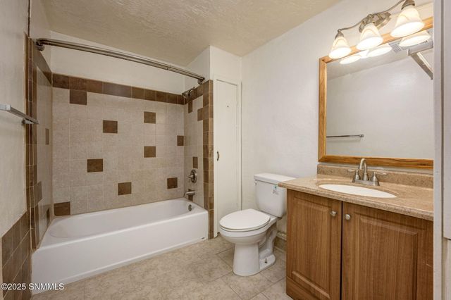 1555 Mayfield Road, Las Cruces, NM 88007