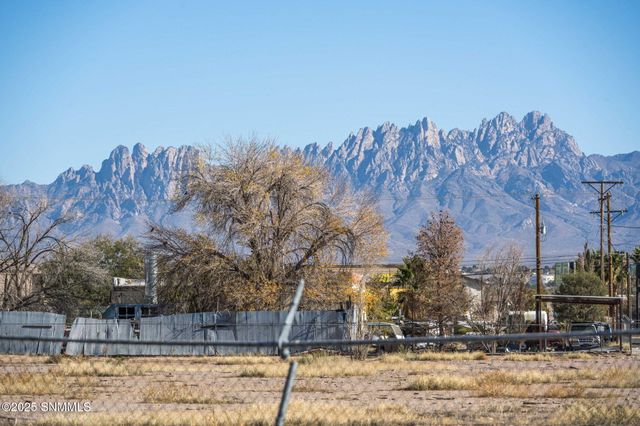 1555 Mayfield Road, Las Cruces, NM 88007