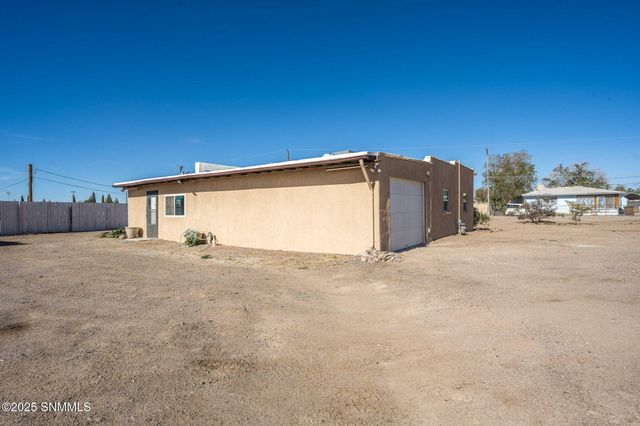 1555 Mayfield Road, Las Cruces, NM 88007