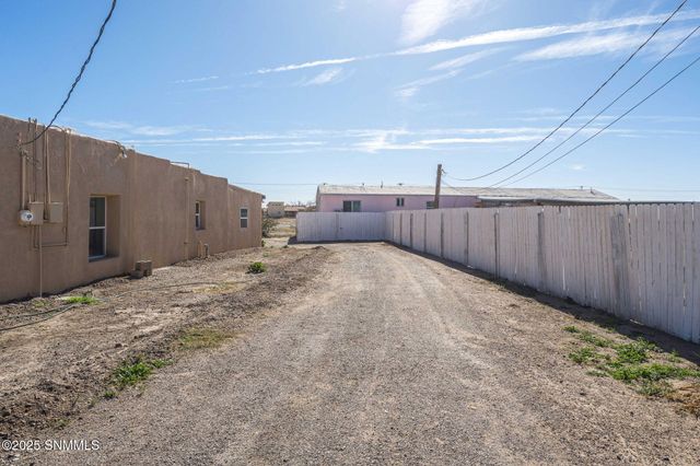 1555 Mayfield Road, Las Cruces, NM 88007