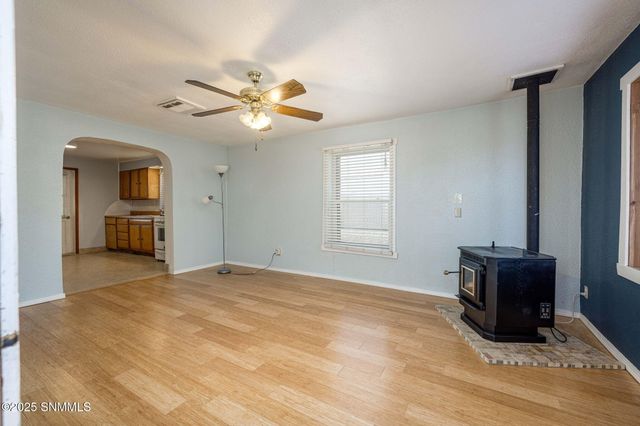 1555 Mayfield Road, Las Cruces, NM 88007