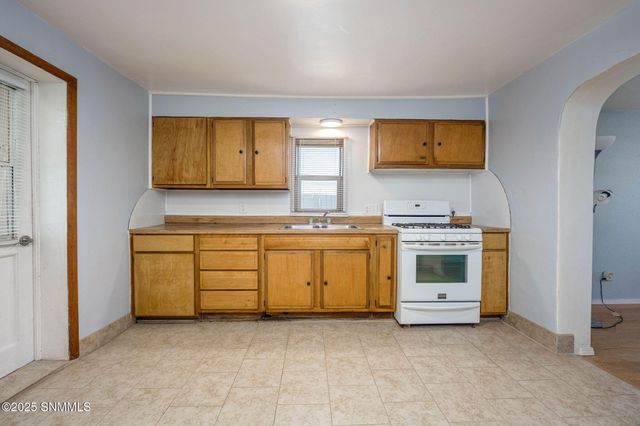 1555 Mayfield Road, Las Cruces, NM 88007