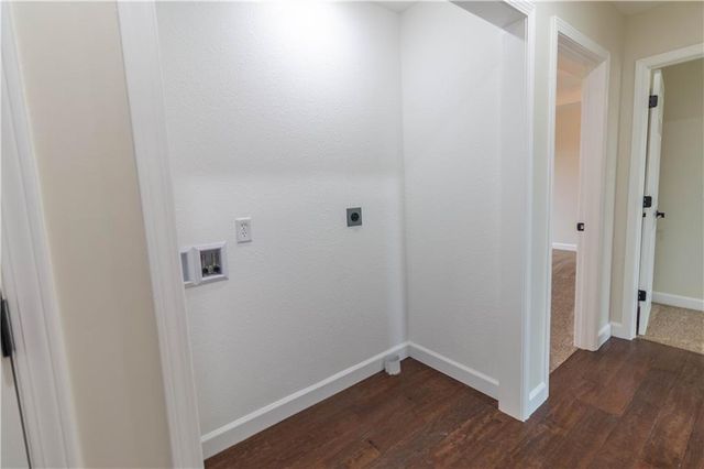 1005 E Pearl Court, Savannah, MO 64485