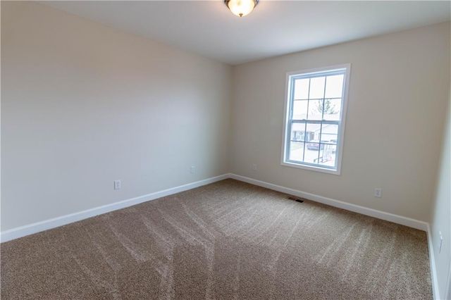 1005 E Pearl Court, Savannah, MO 64485