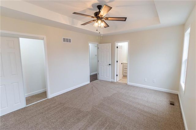 1005 E Pearl Court, Savannah, MO 64485