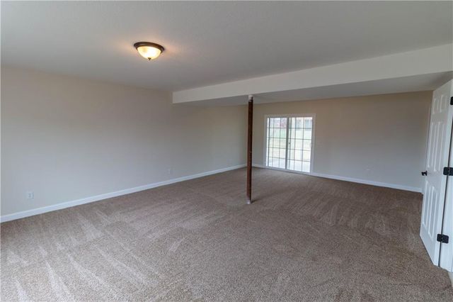 1005 E Pearl Court, Savannah, MO 64485