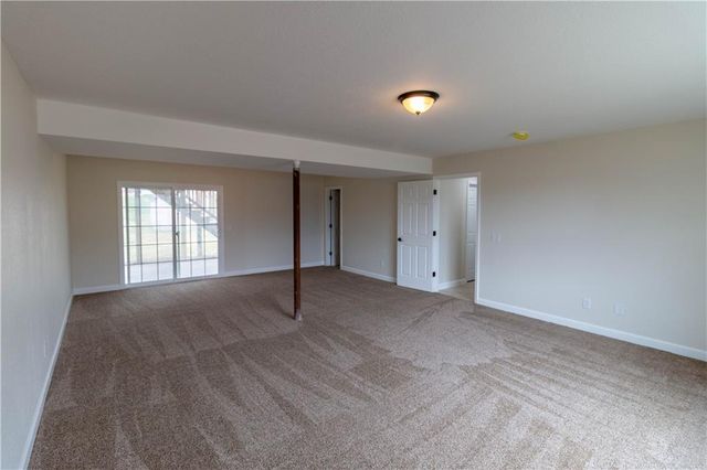 1005 E Pearl Court, Savannah, MO 64485