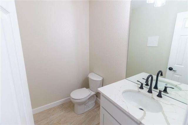 1005 E Pearl Court, Savannah, MO 64485