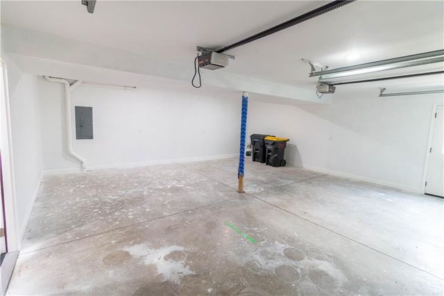 1005 E Pearl Court, Savannah, MO 64485