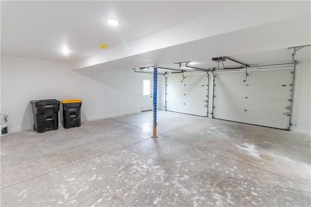 1005 E Pearl Court, Savannah, MO 64485