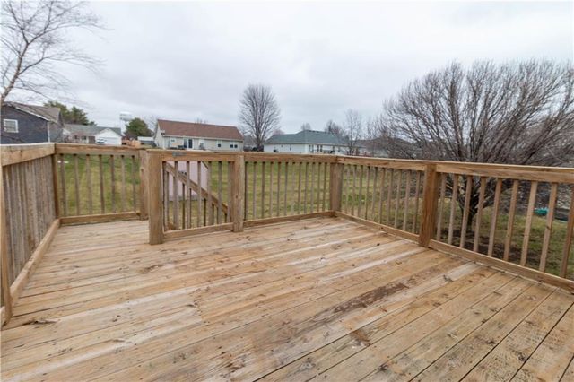 1005 E Pearl Court, Savannah, MO 64485