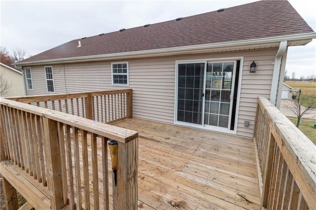 1005 E Pearl Court, Savannah, MO 64485