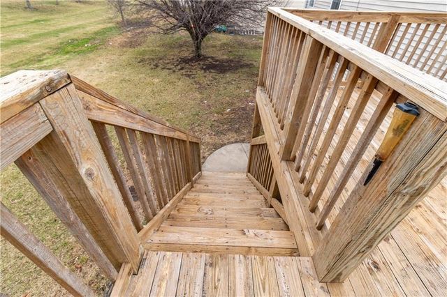 1005 E Pearl Court, Savannah, MO 64485