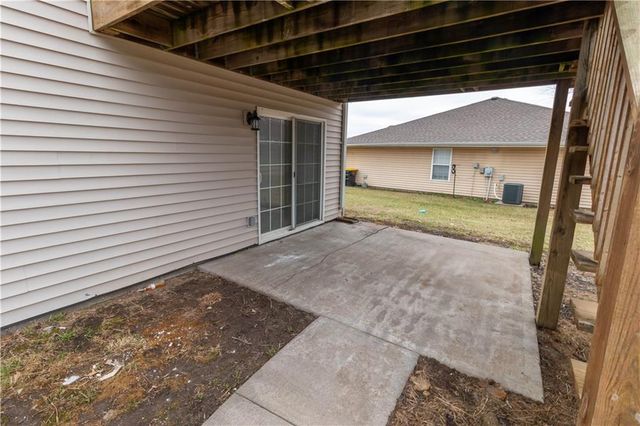 1005 E Pearl Court, Savannah, MO 64485