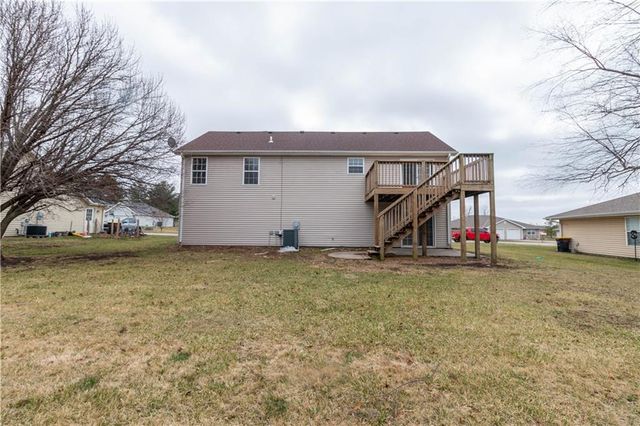 1005 E Pearl Court, Savannah, MO 64485