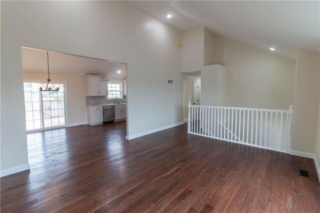 1005 E Pearl Court, Savannah, MO 64485