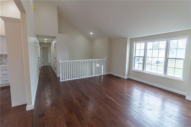 1005 E Pearl Court, Savannah, MO 64485