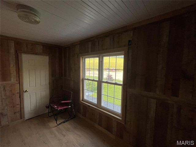 4015 Pike 9140, Louisiana, MO 63353